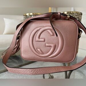 GUCCI Pebbled Calfskin Small Soho Disco Bag Camelia